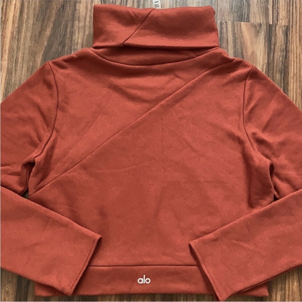 NWOT Alo Yoga Soleil Cropped Turtleneck - Picture 12 of 16